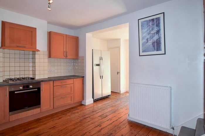 3 Bedroom Property To Rent In Elton Road, Kingston Upon Thames, KT2