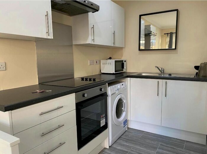 2 Bedroom Flat To Rent In Brandon Estate, London, SE17