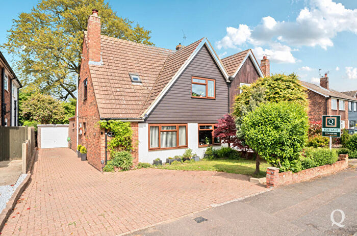 4 Bedroom Semi-Detached House For Sale In Cranbrook Drive, Sittingbourne, Kent, ME10