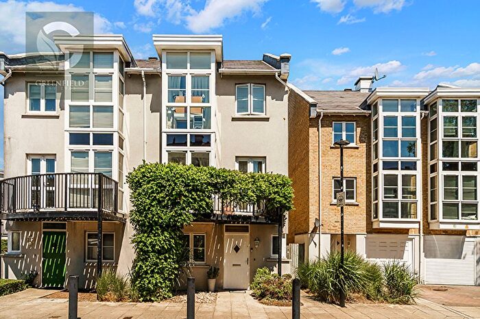 4 Bedroom Semi-Detached House For Sale In Revere Way, Epsom, KT19