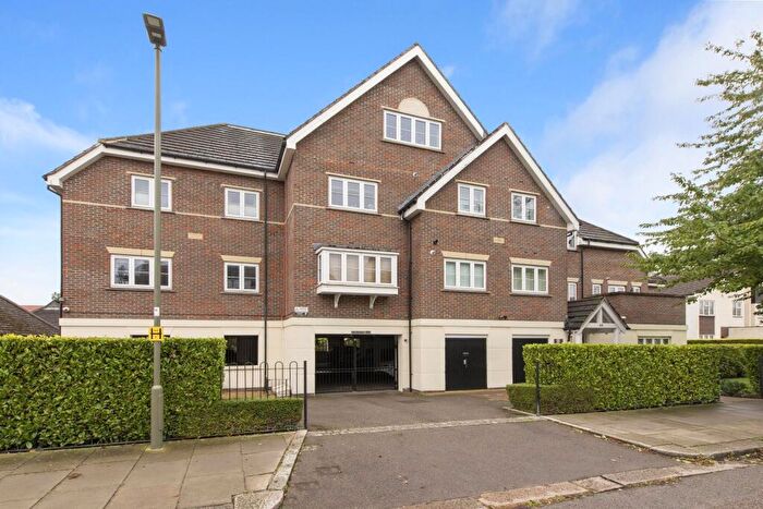 2 Bedroom Apartment For Sale In Montgomery Court, Mountfield Road, N3