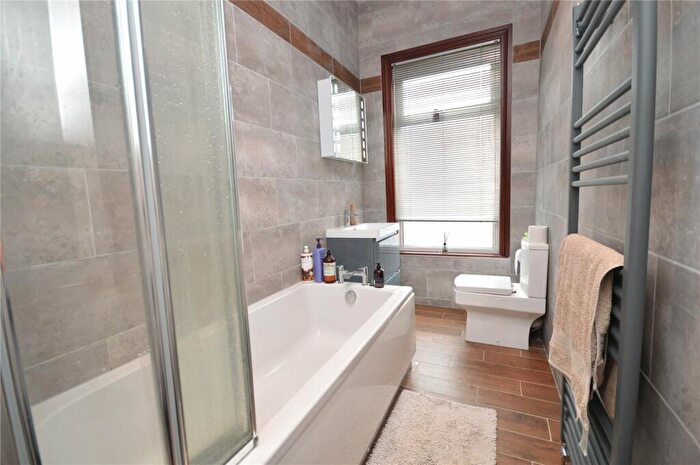 3 Bedroom End Of Terrace House For Sale In Pepper Road, Leeds, LS10