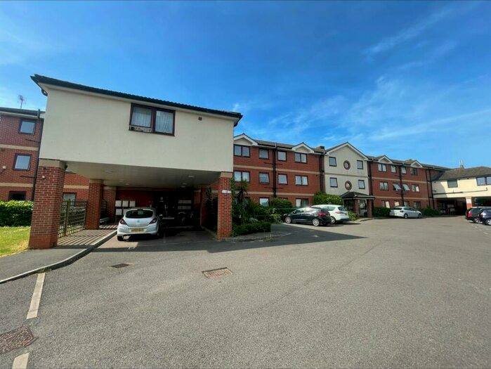 2 Bedroom Ground Flat To Rent In Porters Way, Polegate, BN26