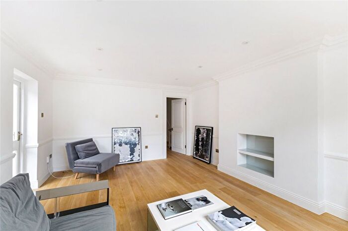 2 Bedroom Flat To Rent In Queen's Gate Gardens, London, SW7