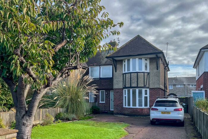 3 Bedroom Semi-Detached House To Rent In Caister Road, Great Yarmouth, NR30