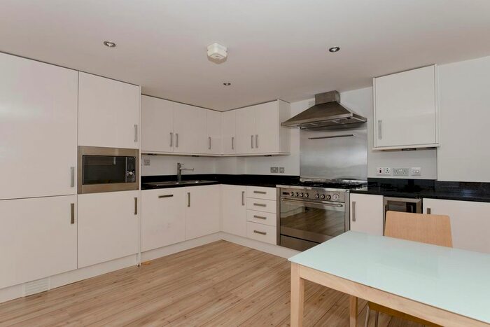 2 Bedroom Mews To Rent In Praed Mews, Paddington, Hyde Park, London, W2