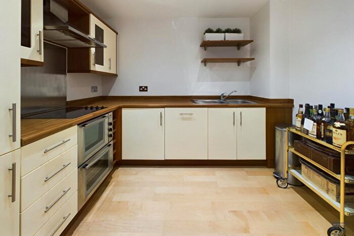 2 Bedroom Apartment For Sale In Sirocco, Channel Way, Southampton, SO14