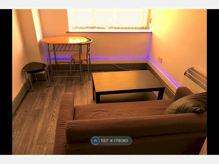 1 Bedroom Flat To Rent In Bewsey Street, Warrington, WA2