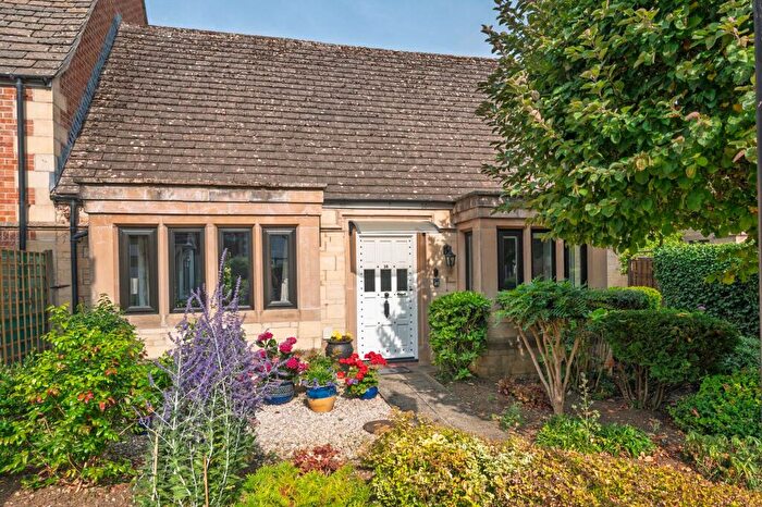 2 Bedroom End Of Terrace House For Sale In The Grange, Moreton-In-Marsh, GL56