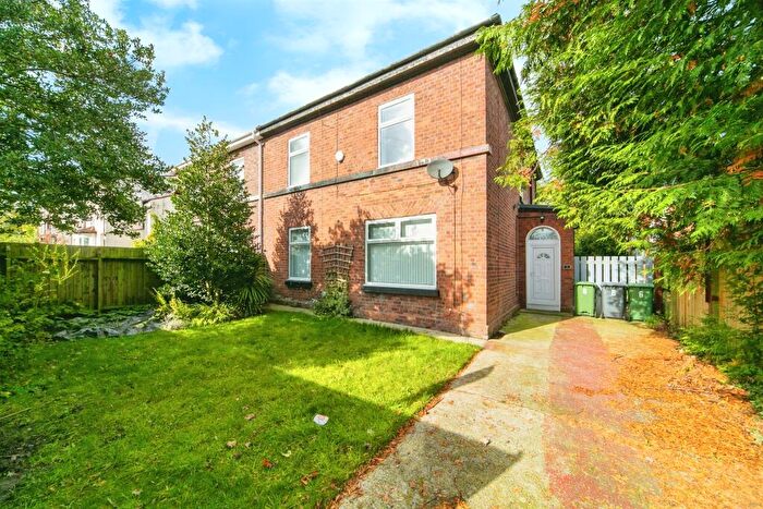 4 Bedroom Semi-Detached House For Sale In Kings Mount, Oxton, Prenton, CH43
