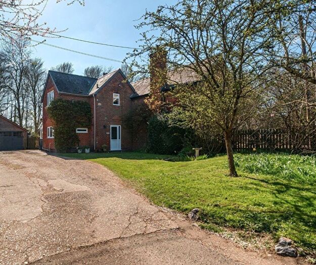 3 Bedroom Semi-Detached House For Sale In Mill Lane, Nursling, Southampton, Hampshire, SO16