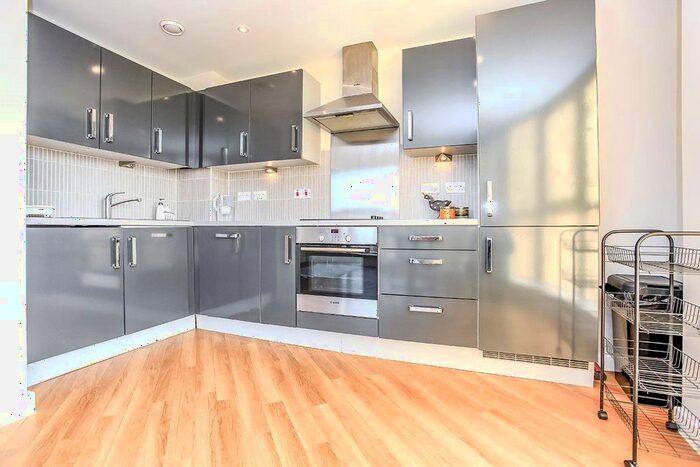 2 Bedroom Flat To Rent In St. Albans Road, Watford, Hertfordshire, WD17