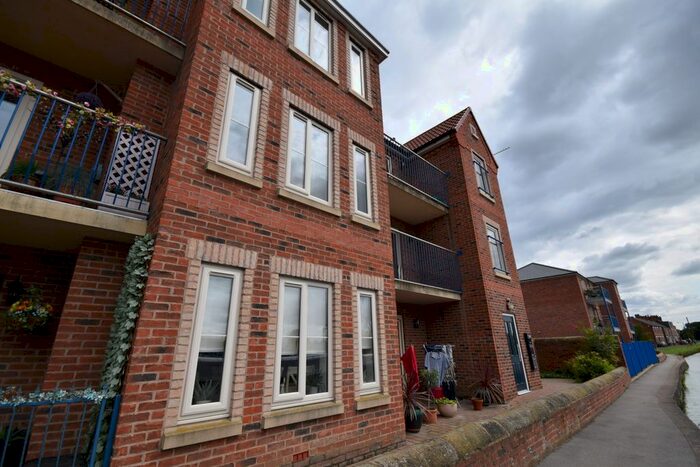 2 Bedroom Flat To Rent In West Street, Thorne, Doncaster DN8
