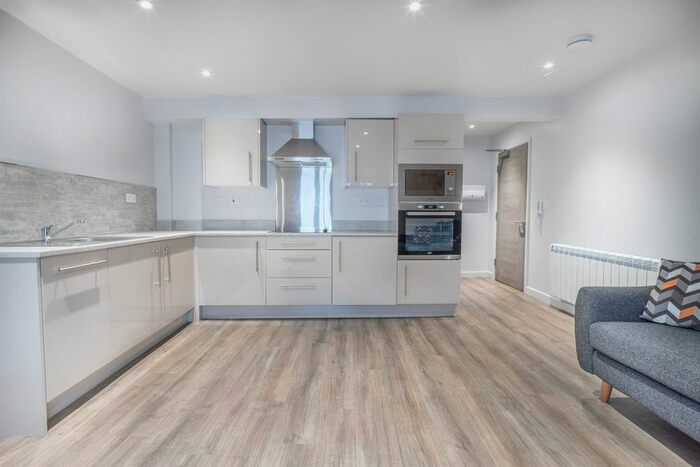 1 Bedroom Flat To Rent In Old Elvet, Old Elvet, Durham, DH1