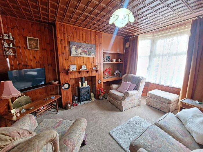 3 Bedroom Semi Detached House For Sale In Byron Road, Harrow, HA3