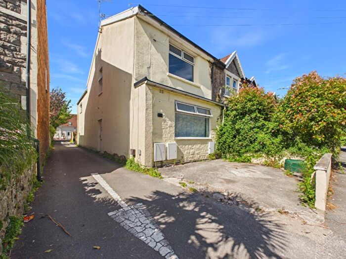 2 Bedroom Flat For Sale In Moorland Road, Weston-Super-Mare, BS23