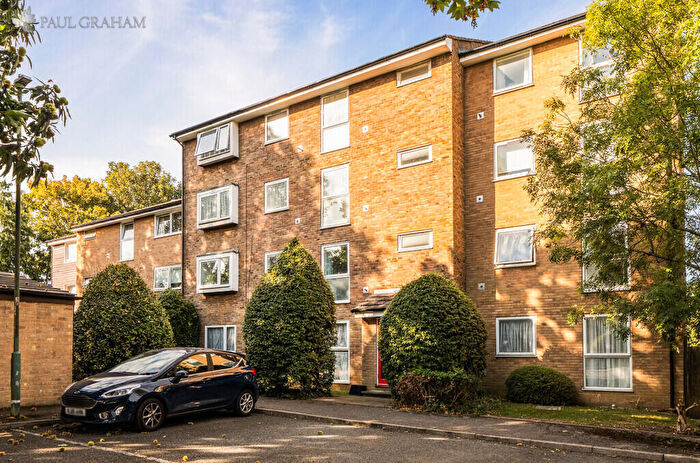 2 Bedroom Flat For Sale In Stanley Road, Carshalton, SM5