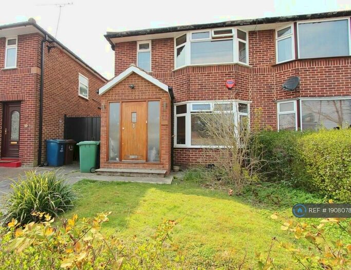 3 Bedroom Semi-Detached House To Rent In Honeypot Lane, Stanmore, HA7