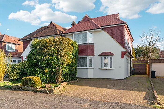 4 Bedroom Property To Rent In Aldridge Rise, New Malden, KT3