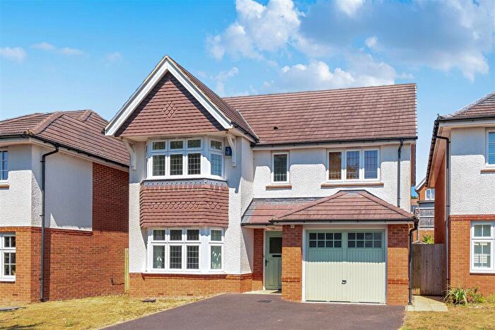 4 Bedroom Detached House To Rent In Oakley Road, Wilton, SP2