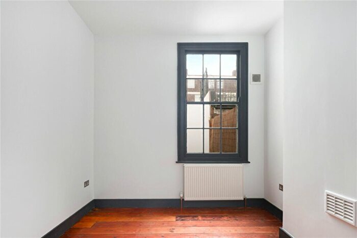 1 Bedroom Flat To Rent In Senrab Street, Stepney Green, London, E1
