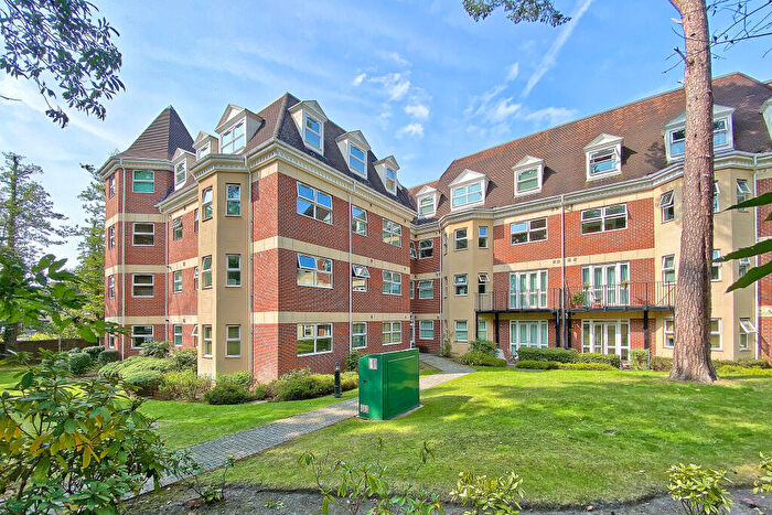 1 Bedroom Apartment To Rent In Elmhurst Court, Heathcote Road, Camberley, GU15