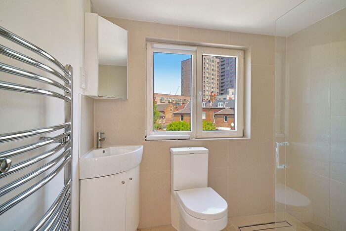 1 Bedroom Flat For Sale In Brougham Road, Acton, London, W3