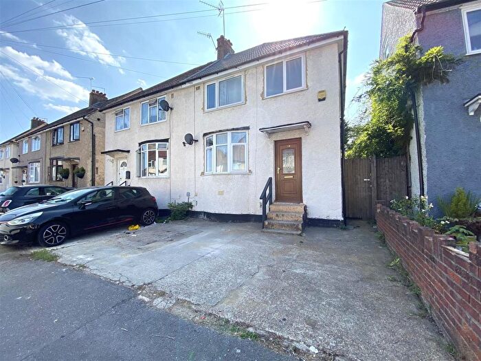 3 Bedroom Semi-detached House To Rent In York Avenue, Hayes, UB3