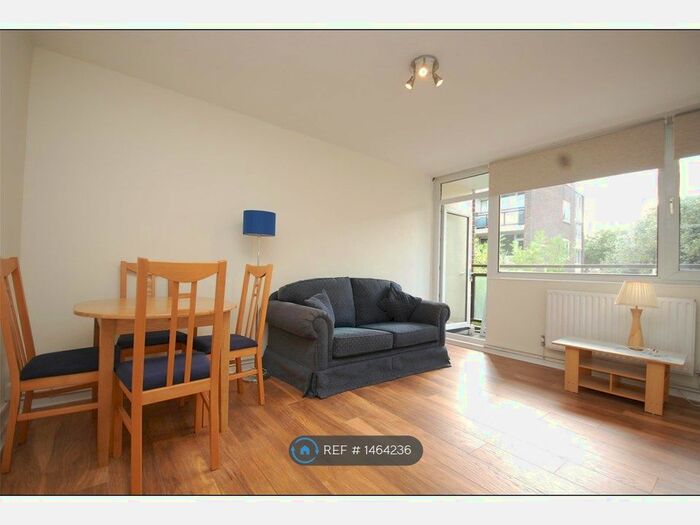 2 Bedroom Flat To Rent In Littlecombe Close, Putney, SW15
