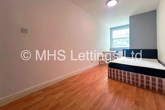 5 Bedroom Flat To Rent In A Cardigan Road, Leeds, LS6