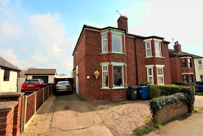 3 Bedroom Semi-Detached House For Sale In Station Road, Bardney, LN3