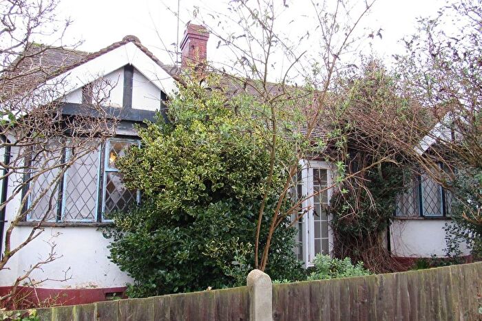 2 Bedroom Detached Bungalow For Sale In Ridgeway Cliff, Herne Bay, CT6