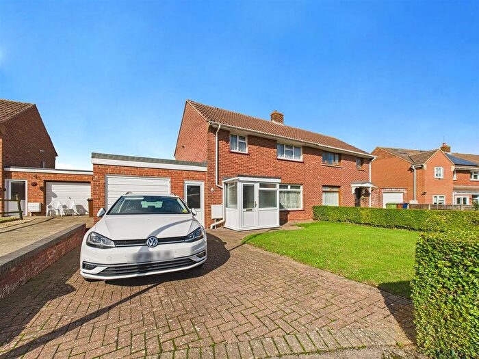 3 Bedroom Semi-Detached House For Sale In Maple Drive, Brockworth, Gloucester, GL3