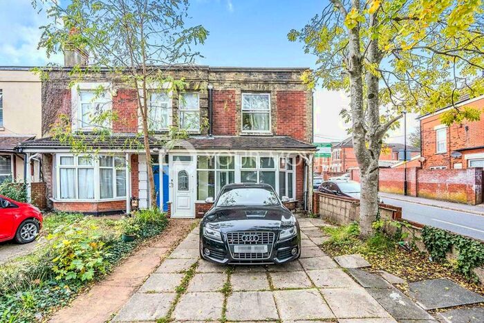 2 Bedroom Flat To Rent In Southampton, Hampshire, SO17