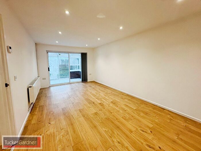 4 Bedroom Semi-Detached Bungalow To Rent In Cambridge Road, Cambridge, CB22