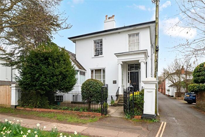 2 Bedroom Apartment For Sale In Grafton Road, Cheltenham, GL50