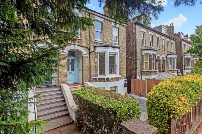 1 Bedroom Flat To Rent In Angles Road, London, SW16