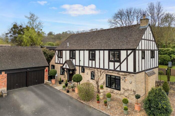 4 Bedroom Detached House For Sale In Apple Orchard Close, Gretton, Cheltenham, GL54