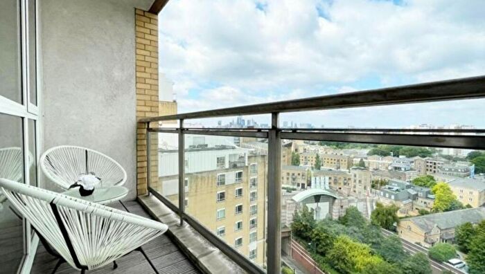 2 Bedroom Apartment To Rent In Westferry Circus, London, E14