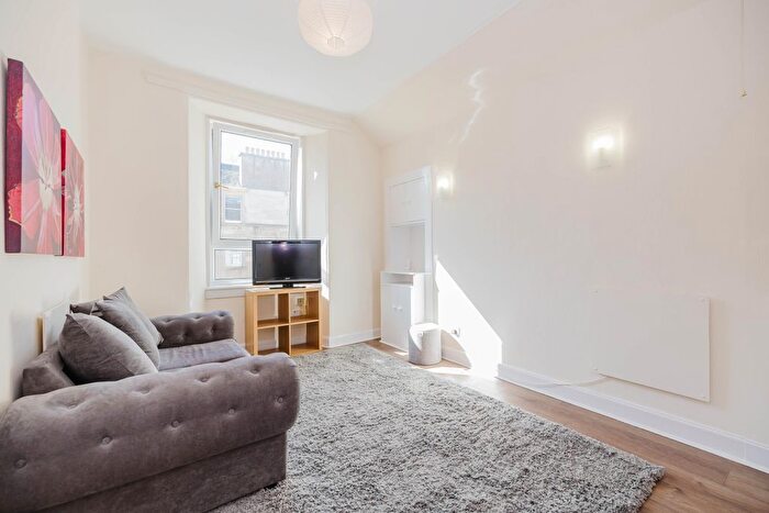 1 Bedroom Flat To Rent In Wardlaw Place, Edinburgh, EH11