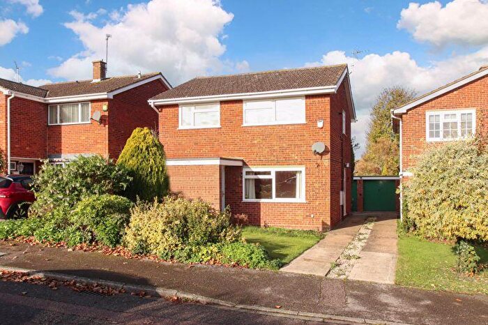 4 Bedroom Detached House For Sale In Hillside, Cheddington, LU7