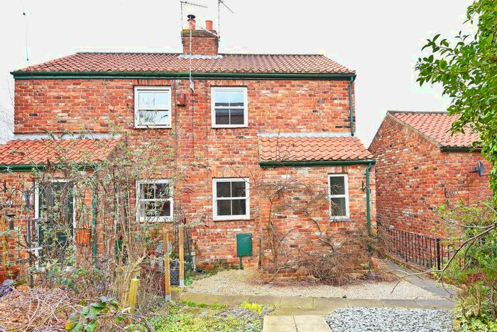 2 Bedroom Cottage To Rent In Metcalfes Court, Ripon, HG4