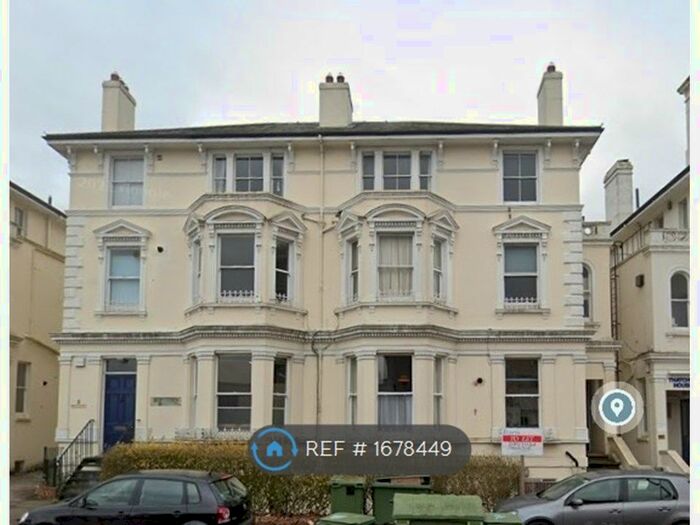 2 Bedroom Flat To Rent In Mount Ephraim, Tunbridge Wells, TN4