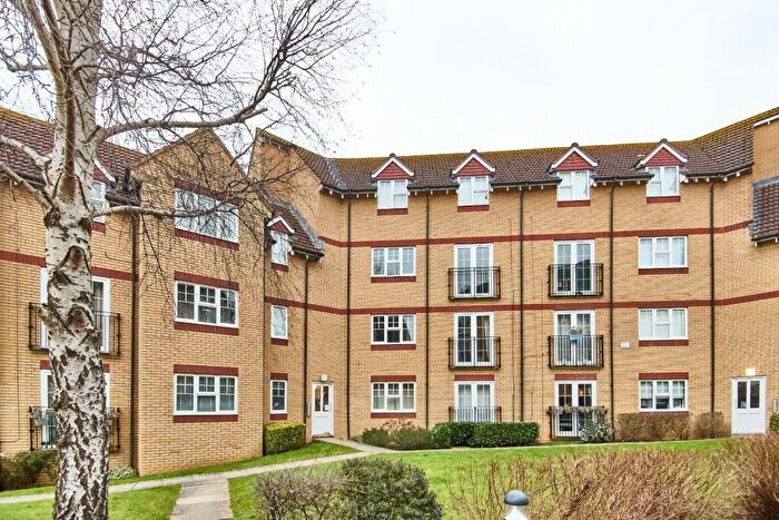 2 Bedroom Flat For Sale In Arthurs Close, Emersons Green, Bristol, BS16