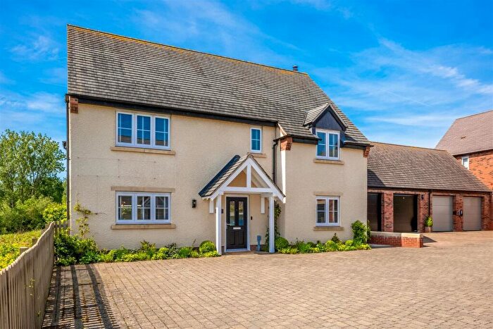 4 Bedroom Detached House For Sale In Averis Way, Tredington, Shipston-on-Stour, CV36