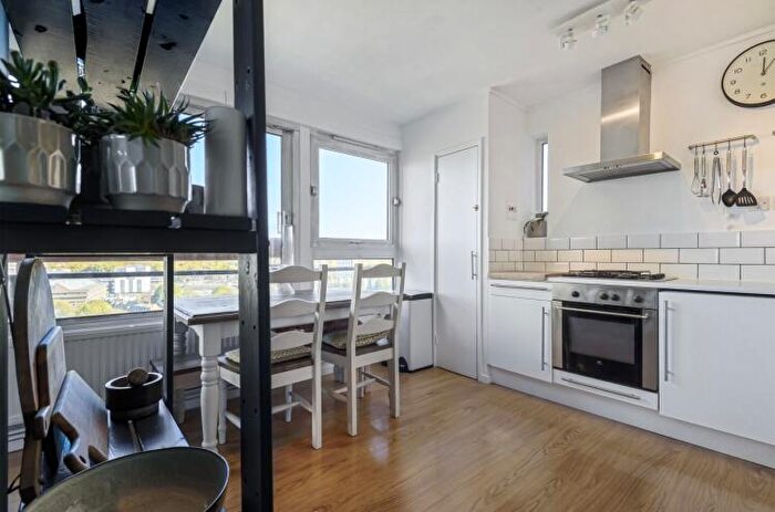 2 Bedroom Flat To Rent In Battersea Church Road London, SW11