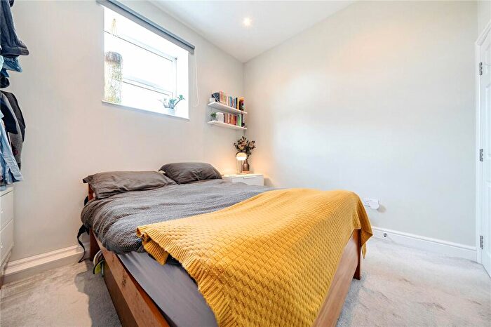1 Bedroom Flat For Sale In High Street, Penge, London, SE20