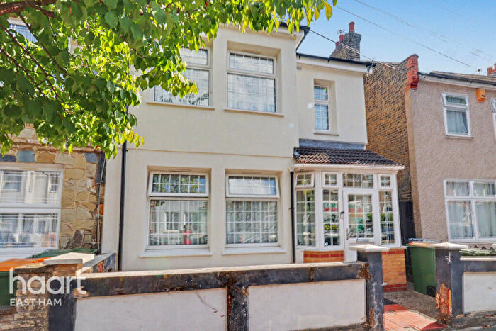 3 Bedroom Terraced House For Sale In Southchurch Road, London, E6