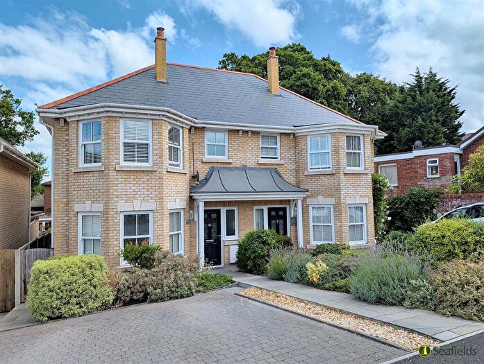 3 Bedroom Semi-Detached House For Sale In Gassiot Place, Ryde, PO33