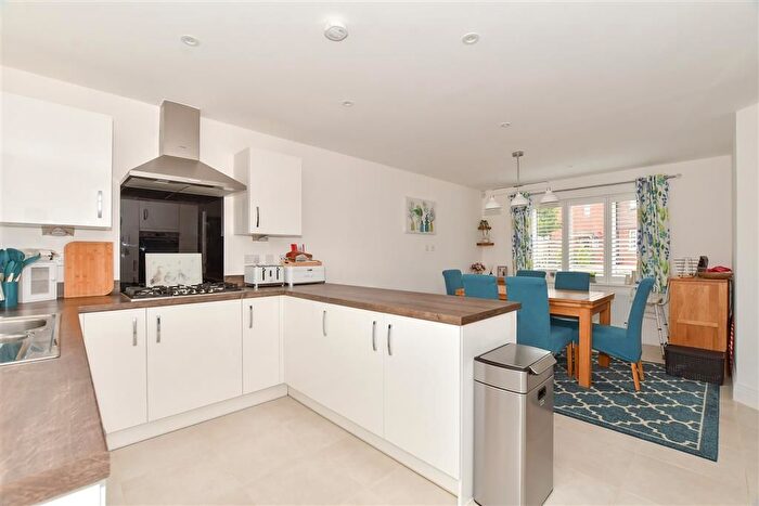 4 Bedroom Detached House For Sale In Sinclair Drive, Codmore Hill, Pulborough, West Sussex, RH20